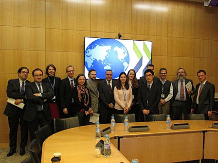 各国の環境アタッシェと(OECD環境大臣会合に向けた代表部向け説明会にて)