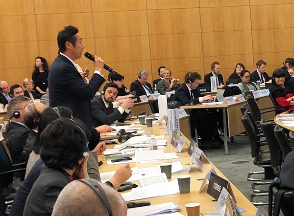 (写真)OECDグローバル議員ネットワーク会合のAIセッションにおける黄川田仁志議員の発言