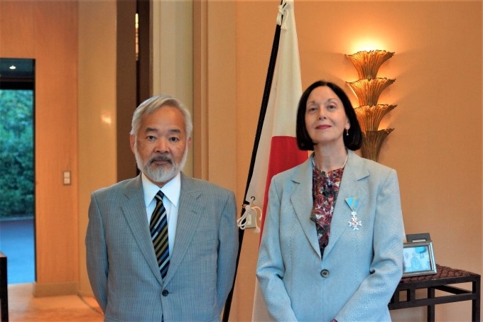 (photo)Conferment of Decoration (The Order of the Sacred Treasure, Gold and Silver Rays) for Ms. Catherine Van Becelaere, former local employee, Permanent Delegation of Japan to the OECD (29 September, 2022)