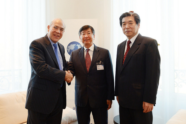 鶴岡ＴＰＰ対策本部首席交渉官がOECDを訪問しました